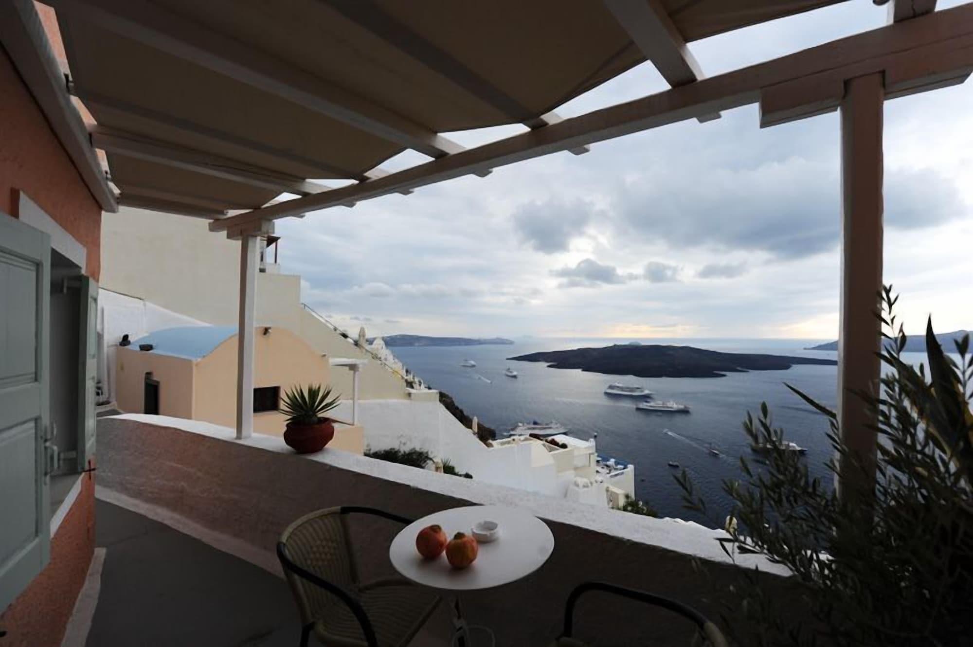 Kavalari - Adults Only 2* Fira (Santorini)