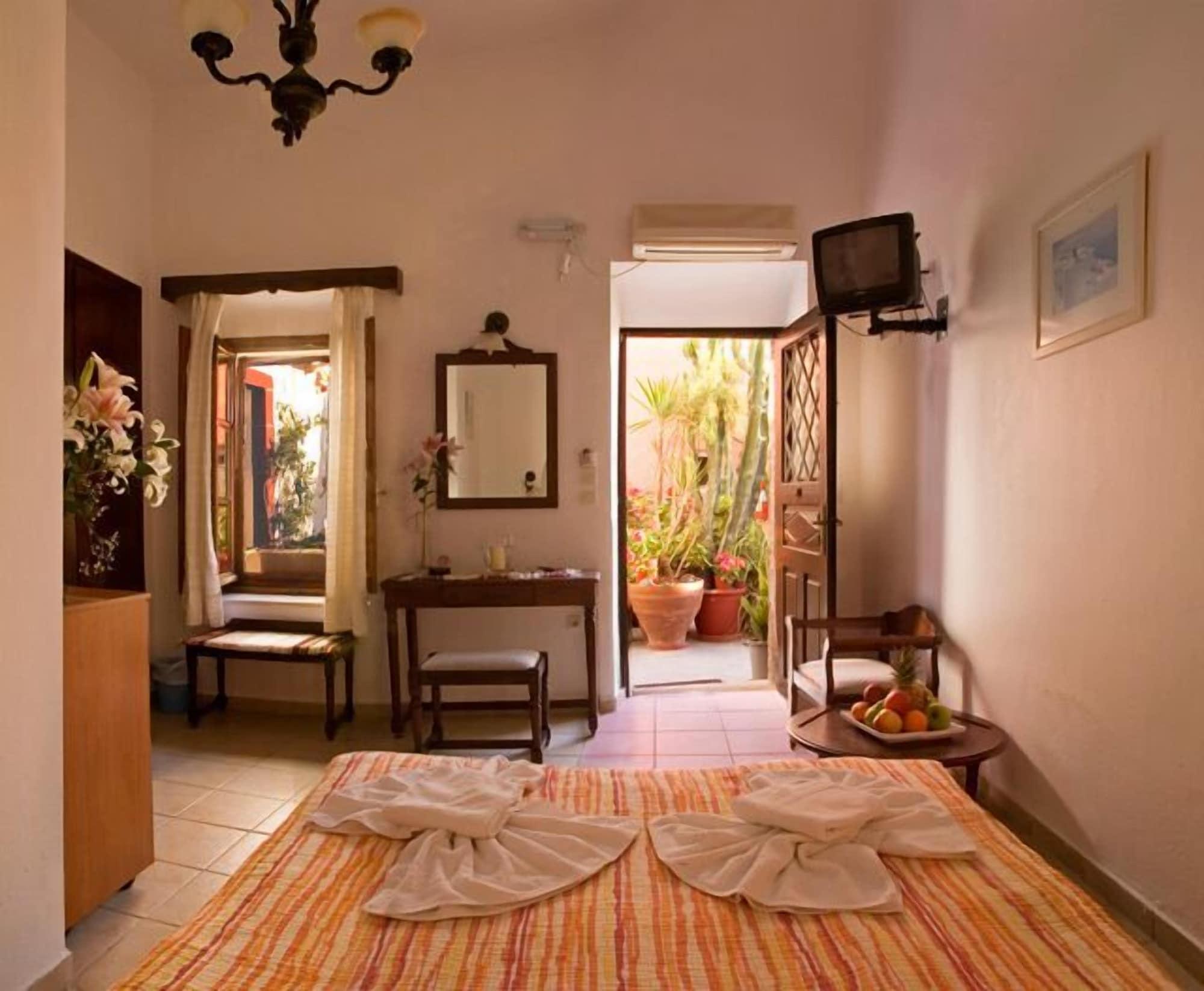 Kavalari - Adults Only 2* Fira (Santorini)
